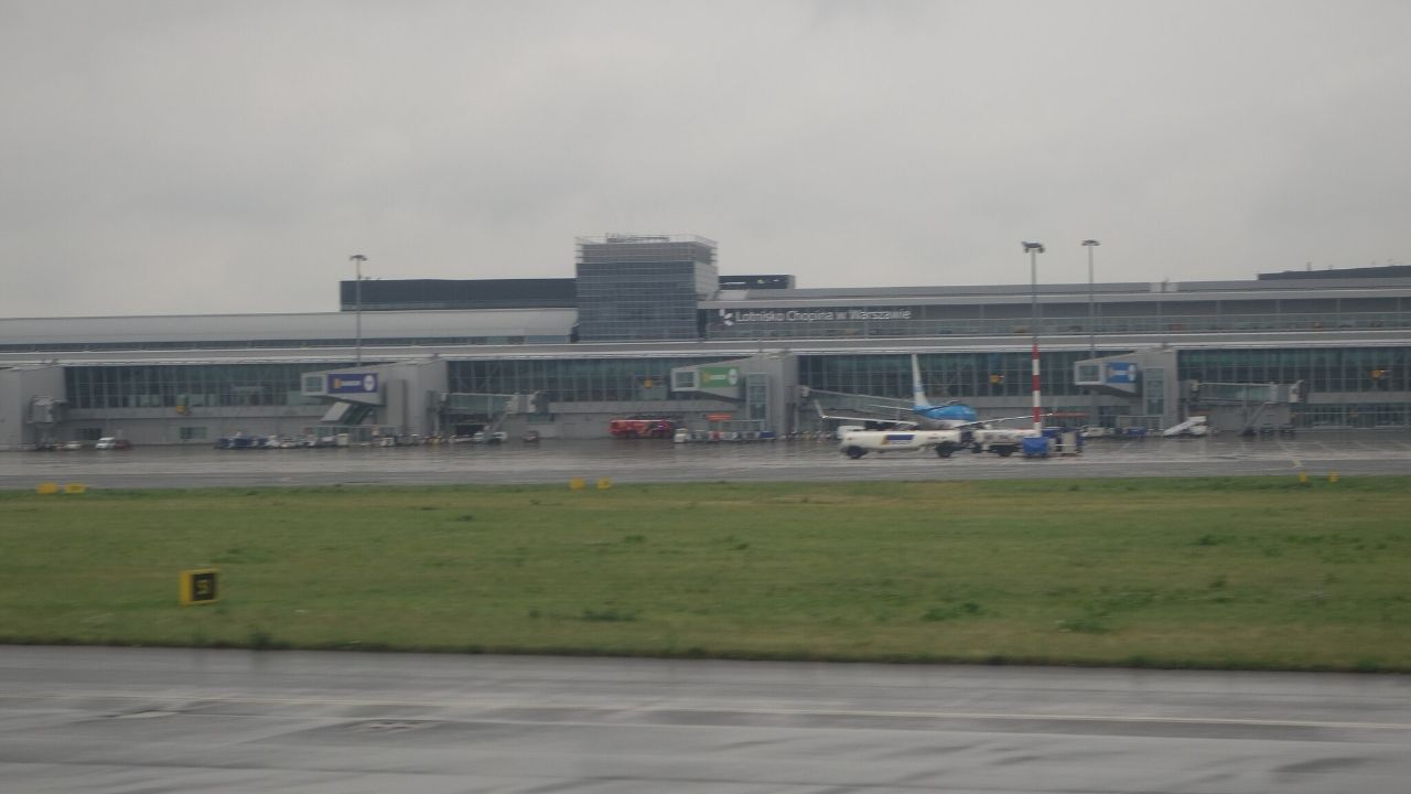 Wypadek na lotnisku Chopina. Na płycie zderzyły się dwa pojazdy