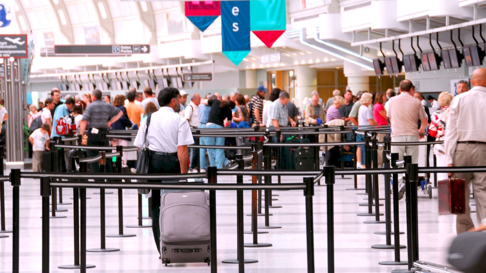 Totalny paraliż na polskim lotnisku. Mnóstwo lotów przekierowanych, sytuacja jest dynamiczna