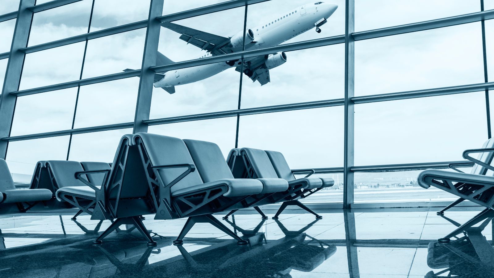 Poszukują "nocnych testerów”. Lotnisko ma ofertę, wymaga tylko 18 lat i ważnego dokumentu