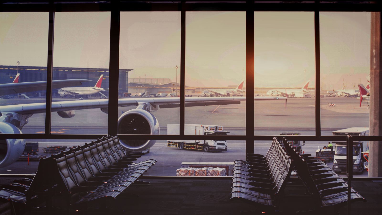 13 kwietnia kolejny strajk i setki odwołanych lotów. Problemy nie ominą Polski