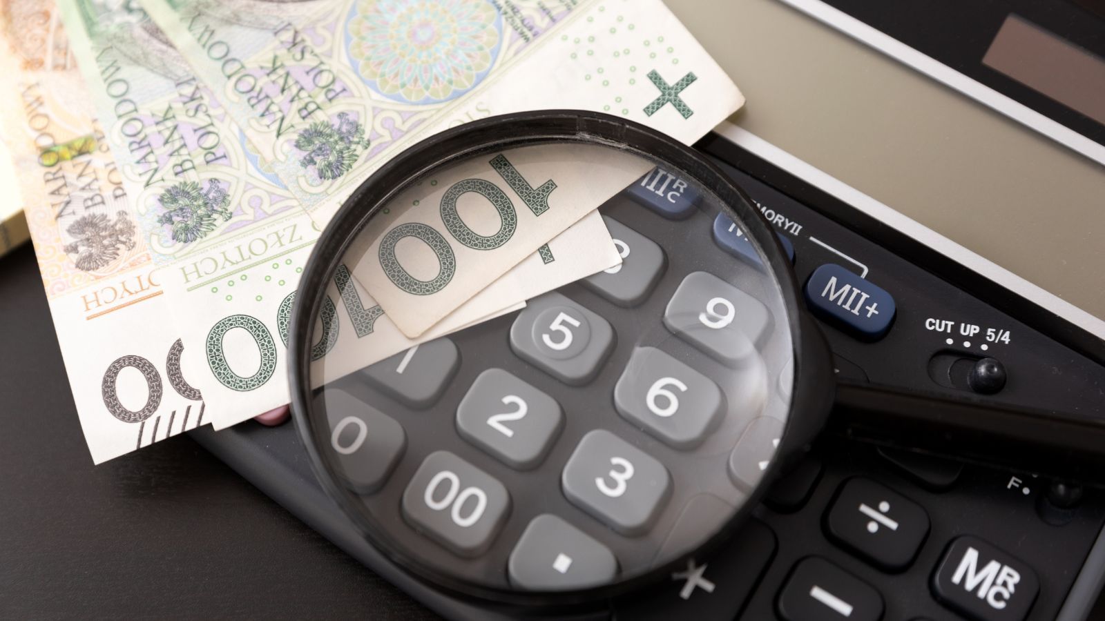 Tyle gotówki możesz legalnie trzymać w domu. Prawo mówi jasno, w tym przypadku może być problem