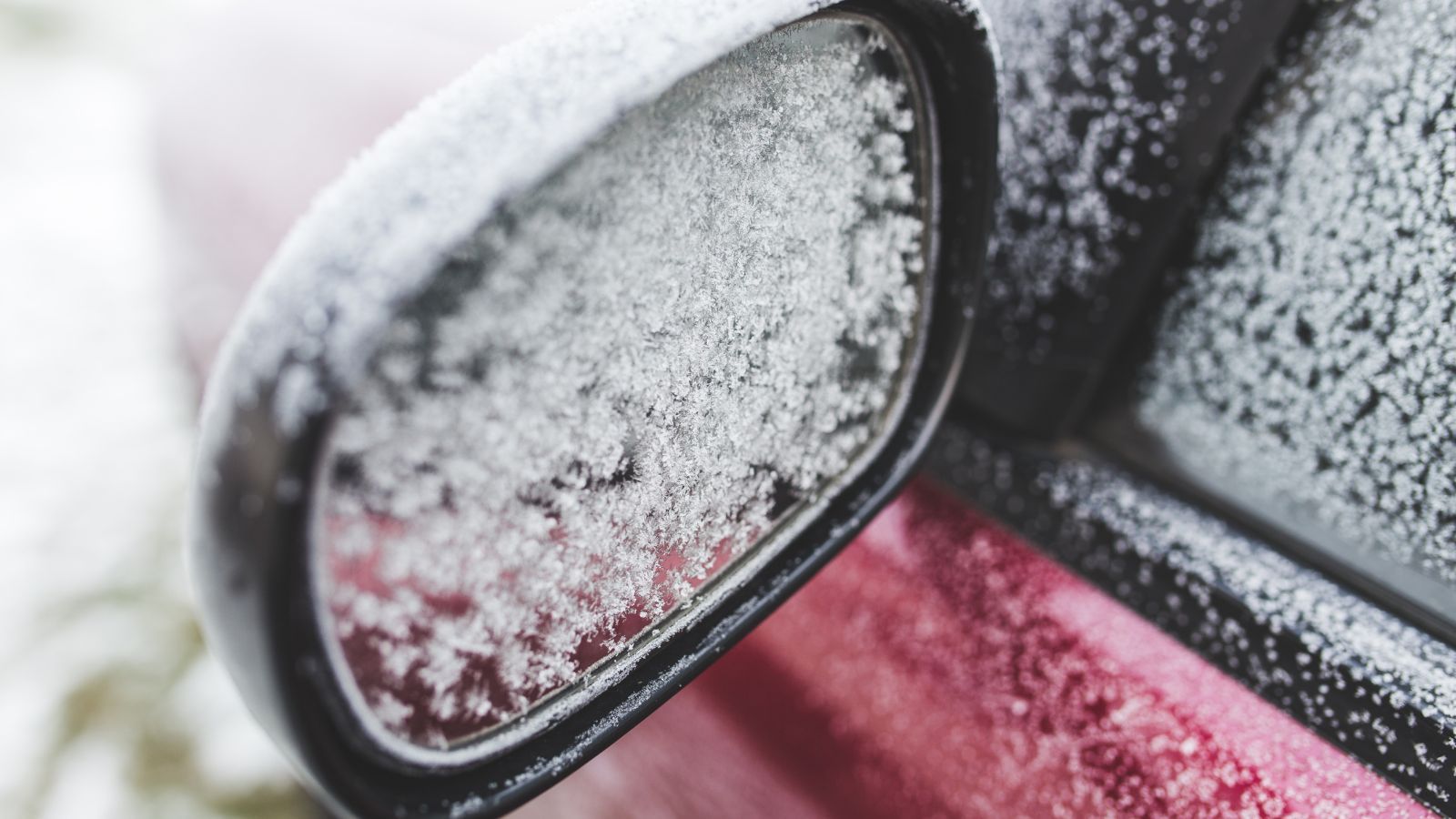 Kierowcy masowo korzystają z tych produktów zimą. UOKiK alarmuje, kontrola wykazała truciznę