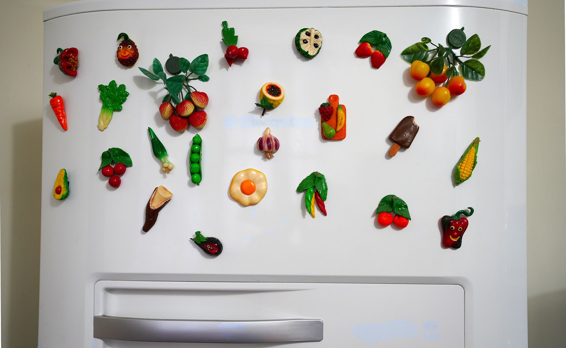 Magnesy na lodówce, a opłaty za prąd. Za te błędy naprawdę płacisz więcej