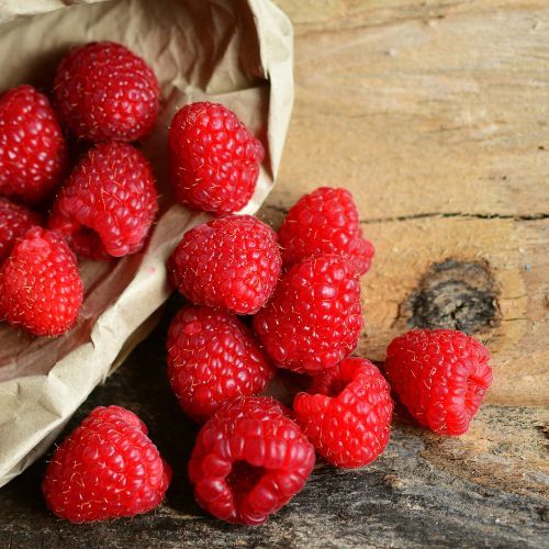 Napoleonka z malinami to prawdziwy przebój w moim domu. Nie muszę nawet włączać piekarnika