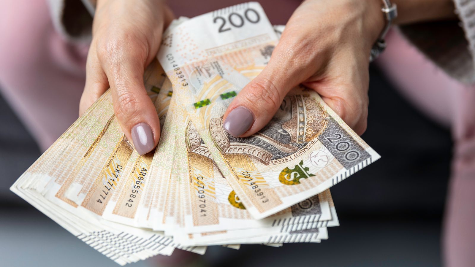Przelew od małżonka może zaalarmować skarbówkę. W tym wypadku nie unikniesz podatku