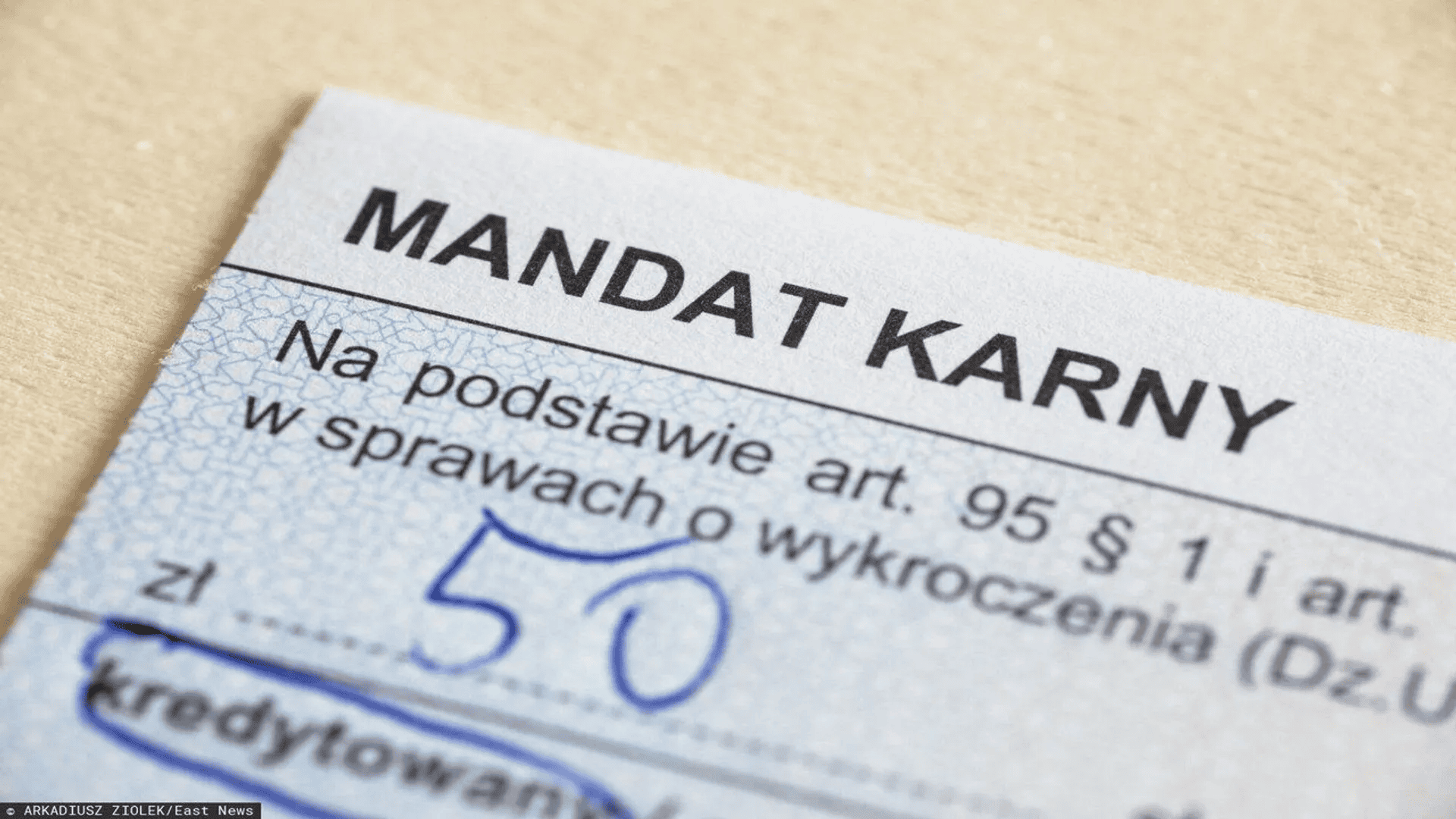 Surowe kary za jazdę w okularach. W tym przypadku dostaniesz mandat, przepisy są jasne