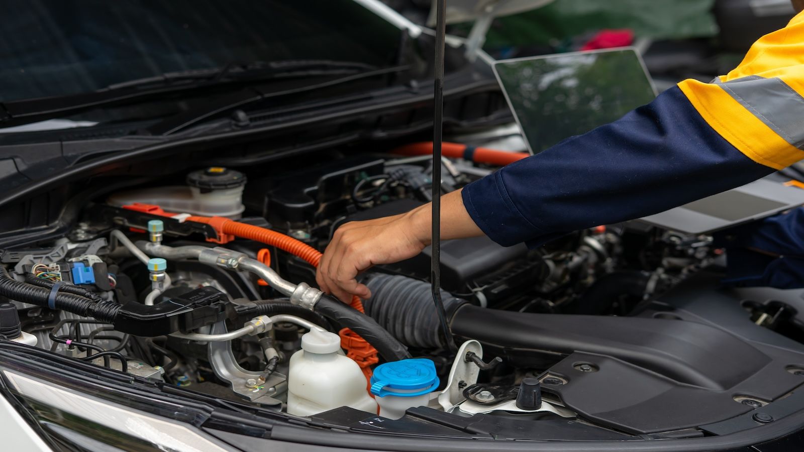 Skarbówka sprzedaje samochody. Bez wadium i licytacji, nawet za 400 zł