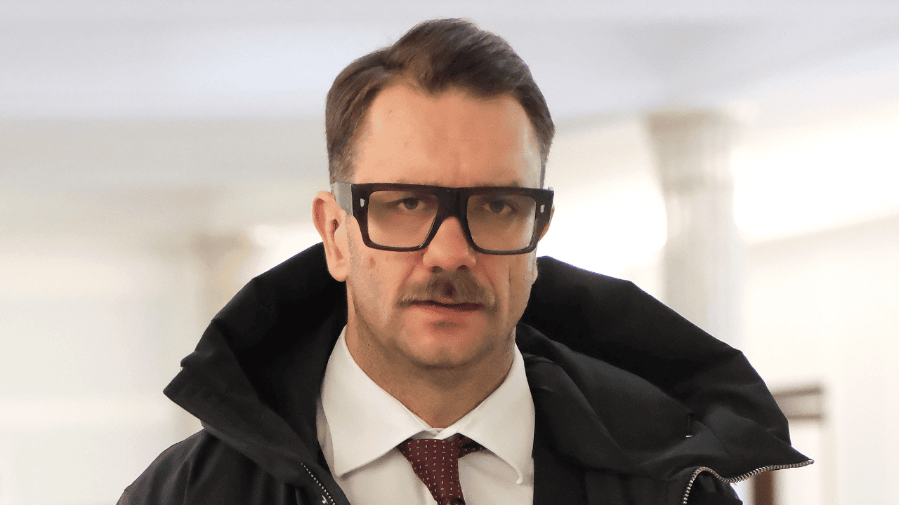 Karczemna awantura w sejmowej restauracji. Padły mocne słowa, "trzęsiesz się, dziadku"