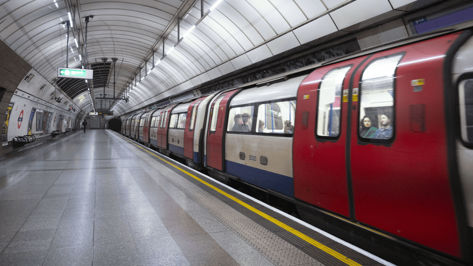 Świat: Paraliż w metrze. Victoria line zatrzymana, pasażerowie utknęli w tunelu
