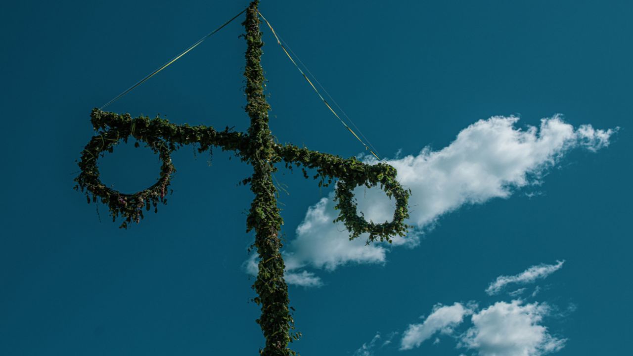 Midsummer (21/22 czerwca), słup świętojański