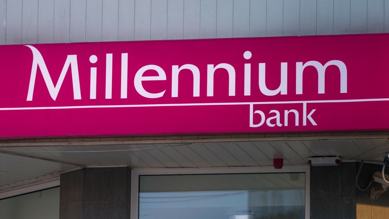 Awaria w jednym z największych banków w Polsce. Klienci bez dostępu do pieniędzy tuż przed Świętami