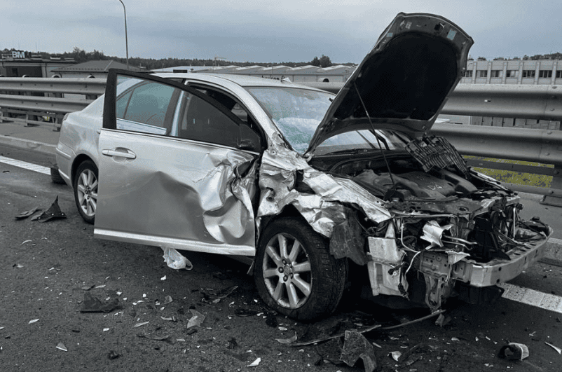 Karambol na polskiej trasie, są ranni. Droga została całkowicie zablokowana