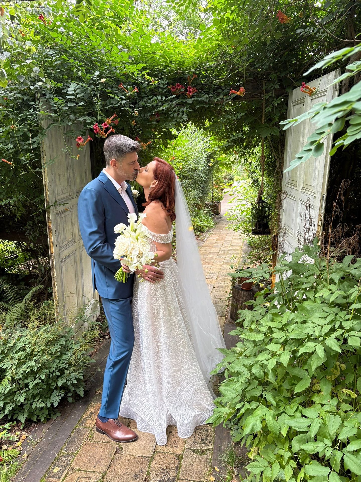 Gwiazda "Faktów" TVN wzięła ślub! Pod zdjęciami z ceremonii masa gratulacji!