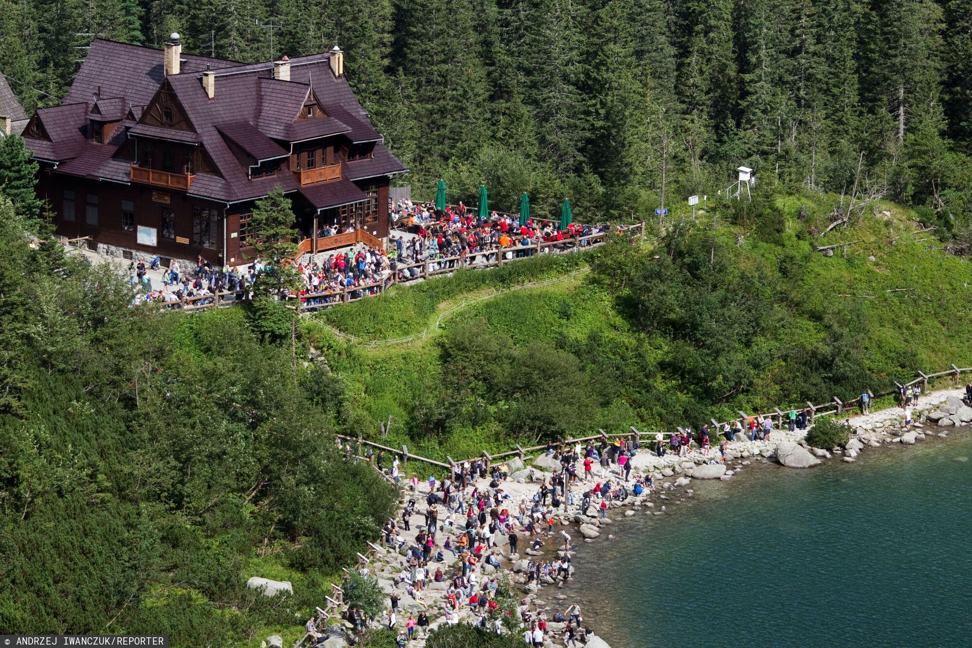 Nad Morskie Oko znów pojedziemy busem. TPN opublikował aktualne cenniki, podróż kosztuje krocie