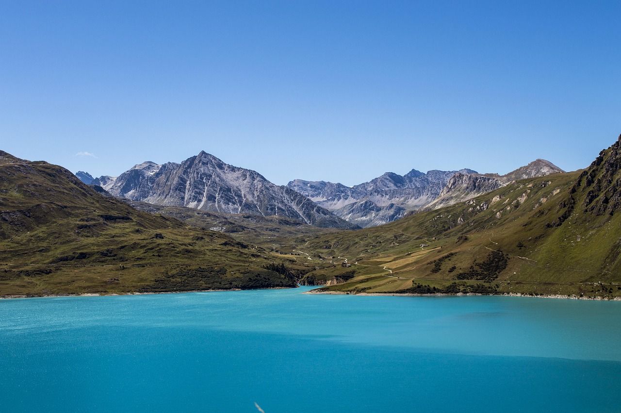mountains-4369251_1280.jpg