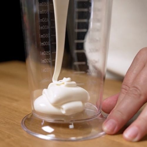 Ten mus kawowy nie ma sobie równych. Z ekspresem Zelmer ZCM8110 Compact Mastreo zrobisz go w moment