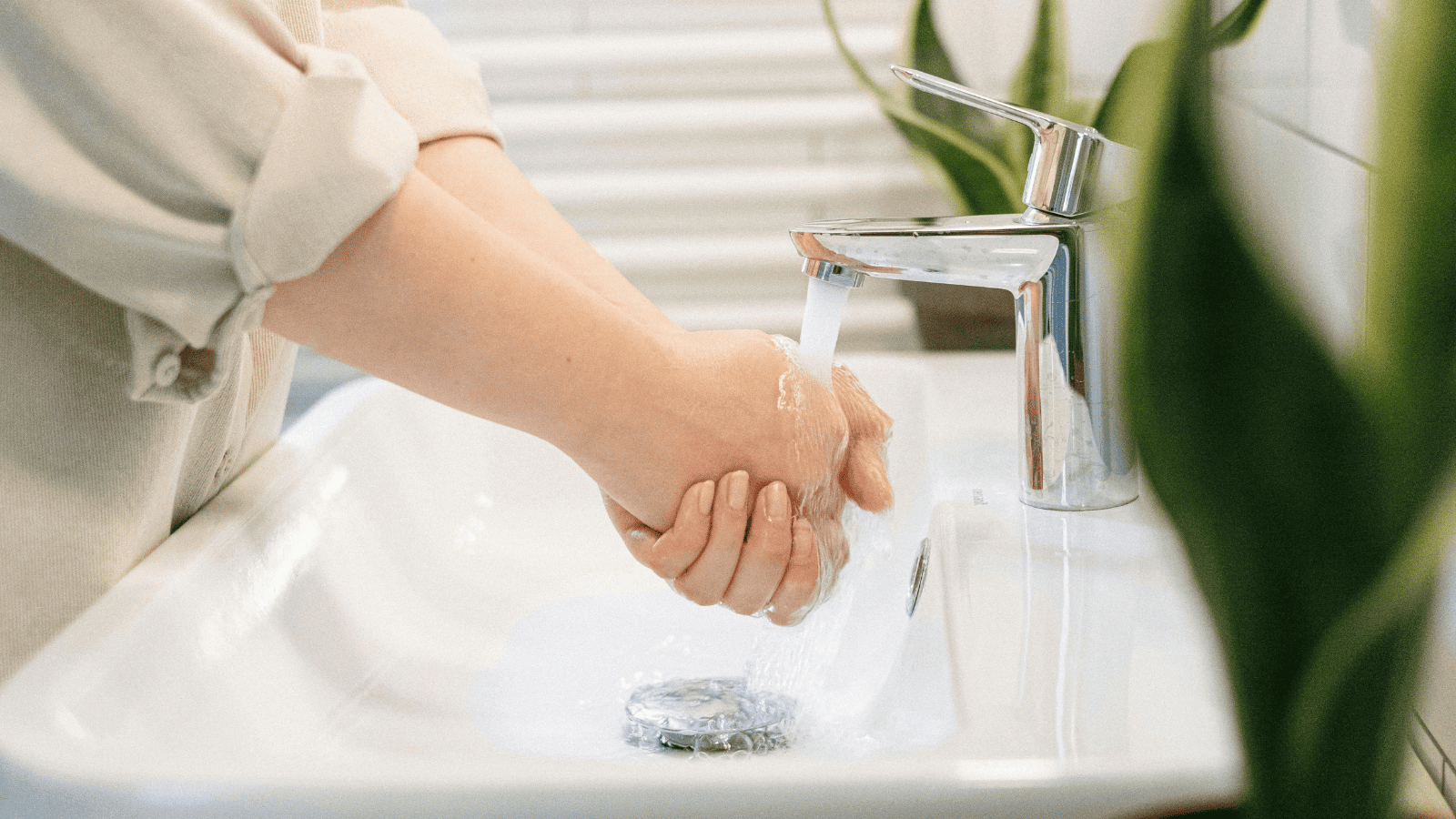 Na Uniwersytcie Warszawskim potwierdzono przypadki groźnego wirusa. Władze uczelni opublikowały komunikat