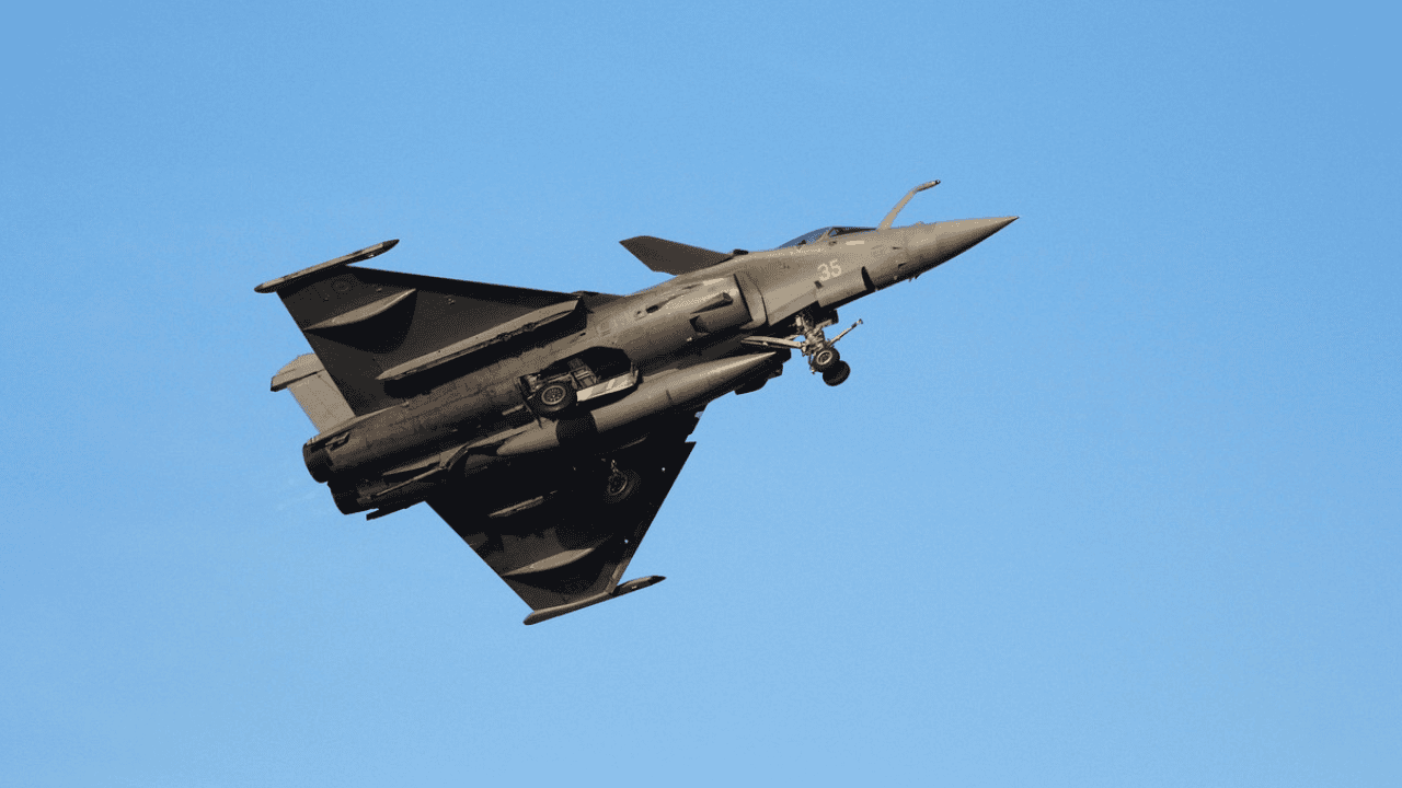 In the mediate  of the night, Poland picked up fighter jets. "Forces and means stay  in full readiness"