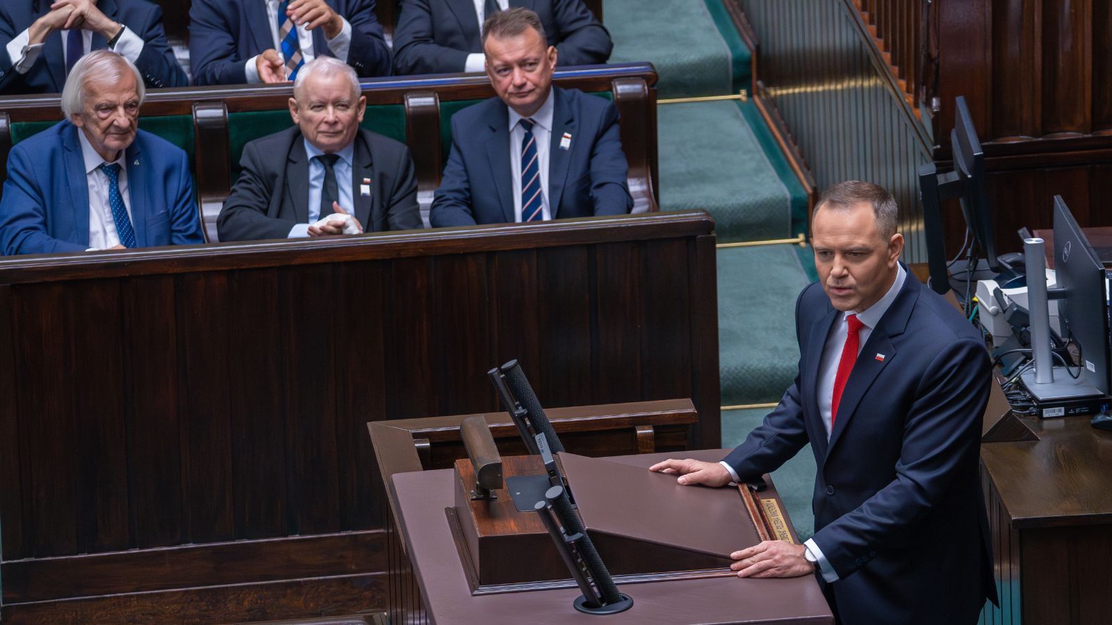 Nagła decyzja Nawrockiego. Oficjalnie z tego zrezygnował, "tę rolę oddaję premierowi"