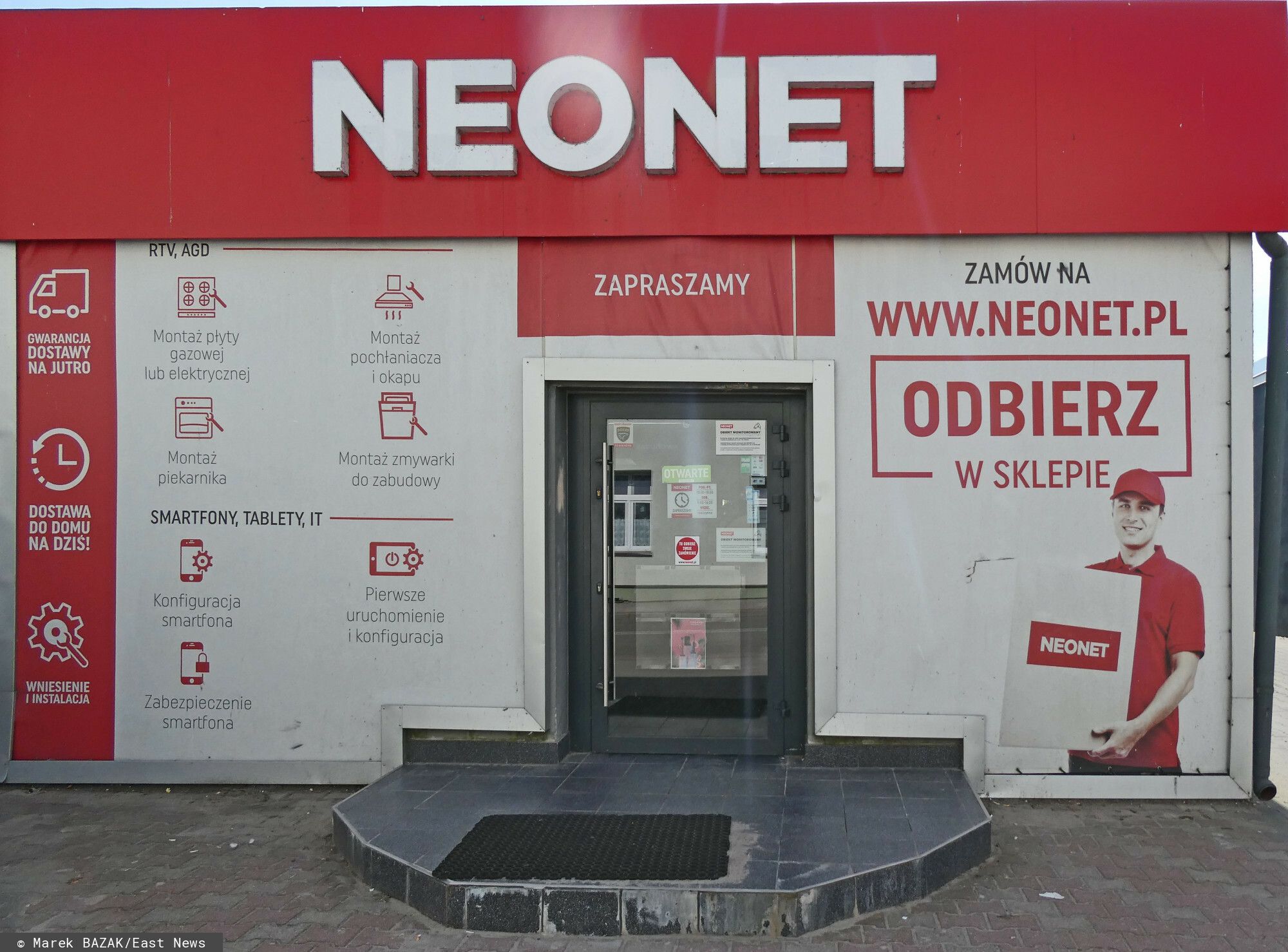 "Kupujesz, czekasz i nic". UOKiK ujawnia nieuczciwe praktyki znanej sieci sklepów z elektroniką