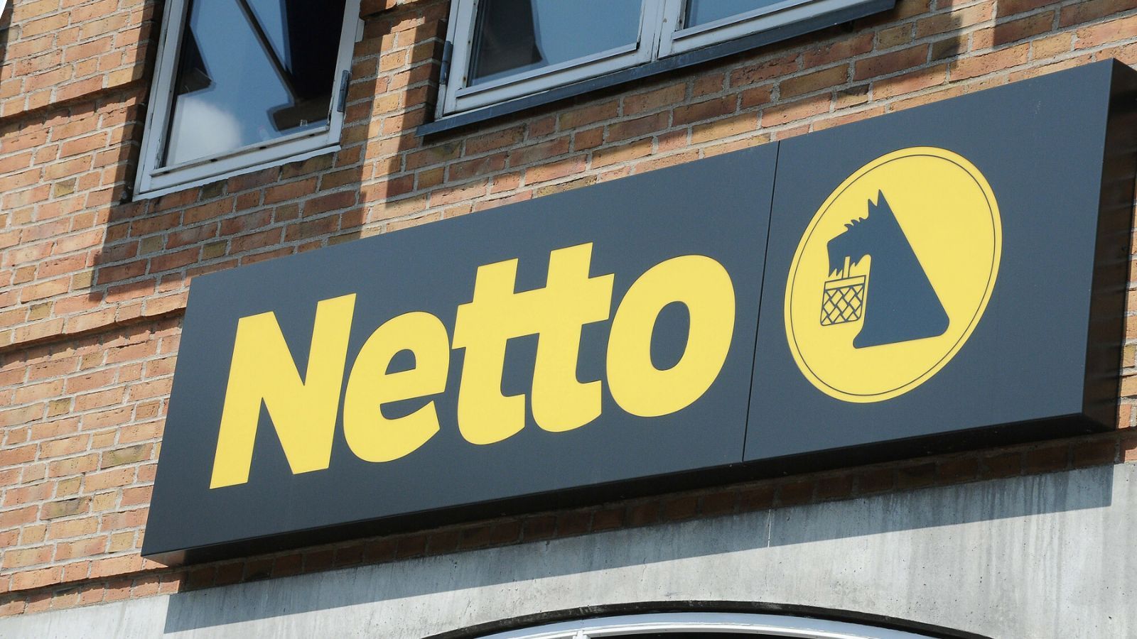 Znany produkt znika z półek Netto. Ta zmiana dzieli klientów