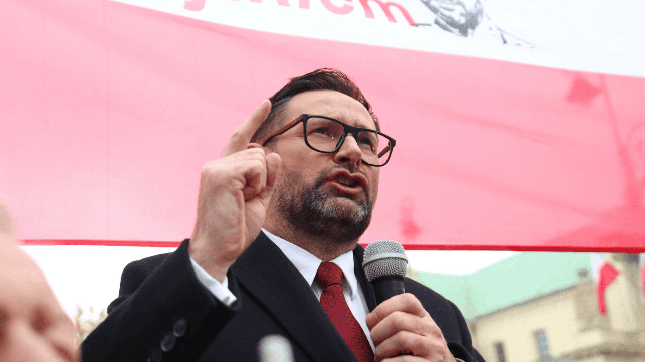 Przyłapali Obajtka po wyjściu z prokuratury. "To jest przykre"