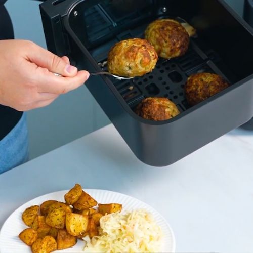 Zetrzyj na tarce i wrzuć do masy na mielone. Dawno nie jadłam lepszych