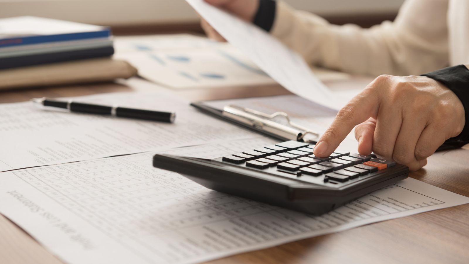 Nie wypłacisz pieniędzy z konta osoby zmarłej, jeśli nie będziesz o tym pamiętać. Dotyczy nawet małżonka