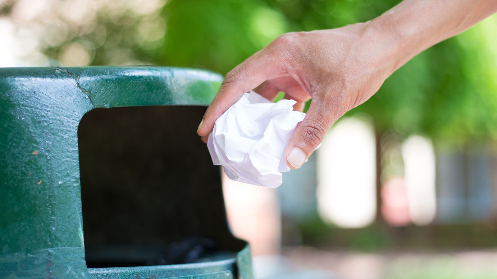 Od 1 stycznia 2026 r. rewolucja w segregacji odpadów. W Polsce pojawią się nowe pojemniki