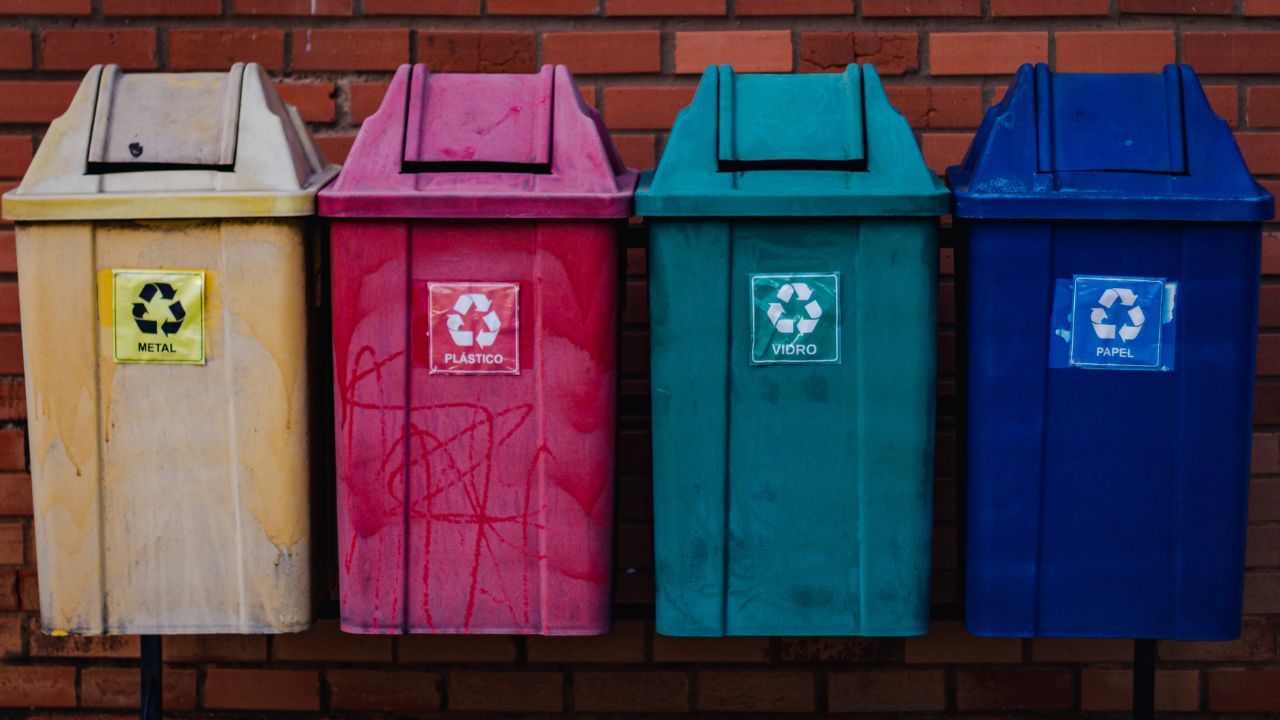 Surowe kary za pomyłkę w segregacji śmieci. Tego nigdy nie wyrzucaj do żółtego kosza