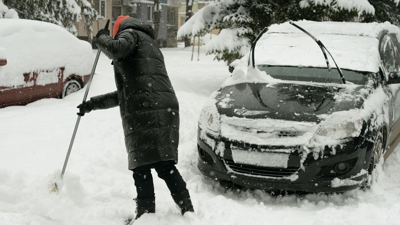 IMGW ostrzega: nad kraj nadciągają śnieżyce i mróz, padała data. Polacy dostaną alerty