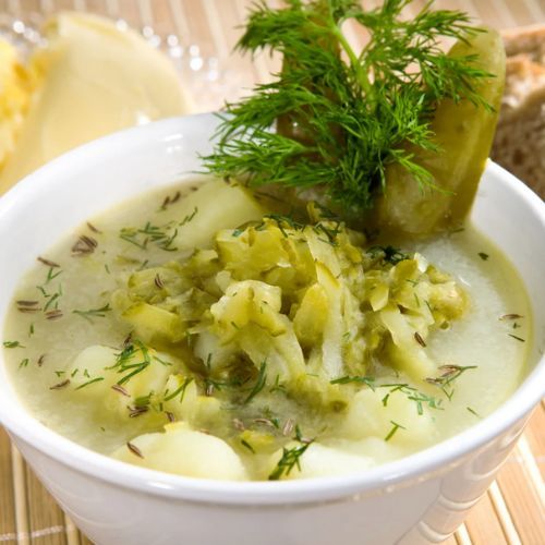 Babcia robiła ogórkową tylko na tym mięsie. Zwykłe żeberka to za mało