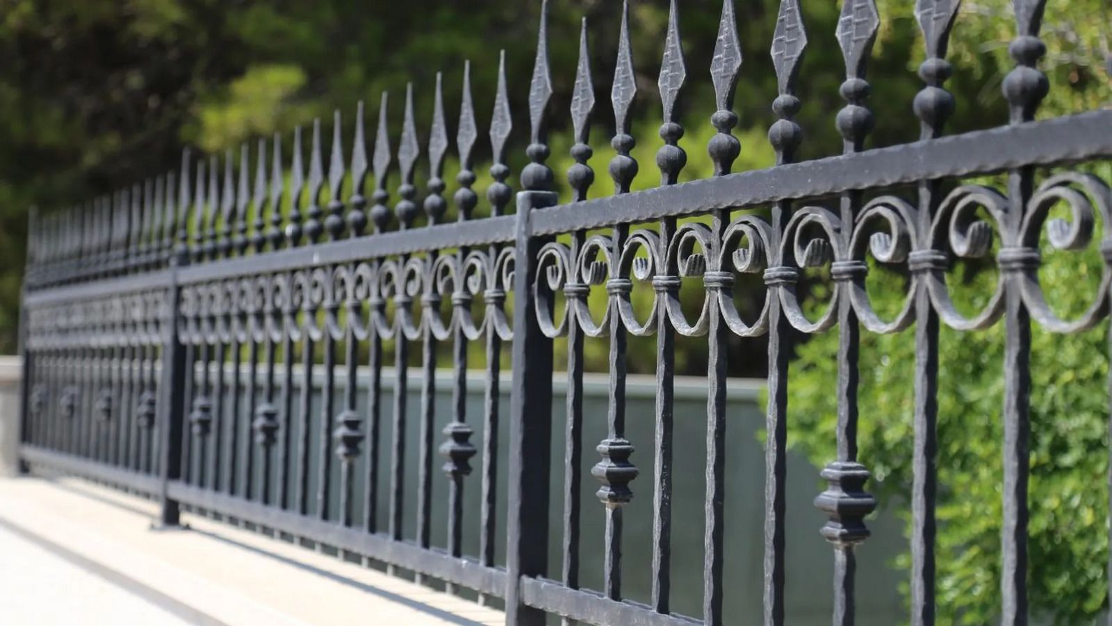 Takiego ogrodzenia już nie postawisz. Wchodzi bezwzględny zakaz, zacznie się jeszcze w 2026 r.