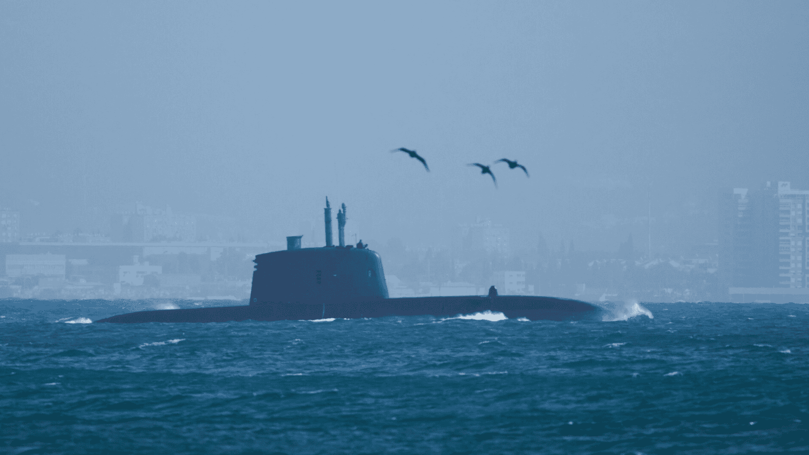 Poranny atak okrętu podwodnego na irański statek. Ponad 100 osób zaginionych, jest wielu rannych