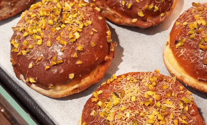 Gdzie w Tłusty Czwartek najtańsze pączki? Dyskonty walczą o klientów, ale wygrywa ten