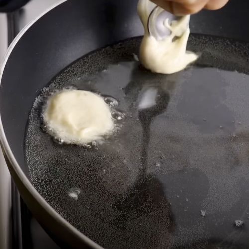 Takie mini pączki robię zawsze na Tłusty Czwartek. Rodzina nie chce jeść nic innego 