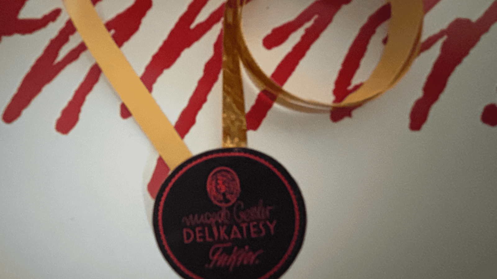 Tak wyglądają pączki od Magdy Gessler. 44 złote i brudne pudełko