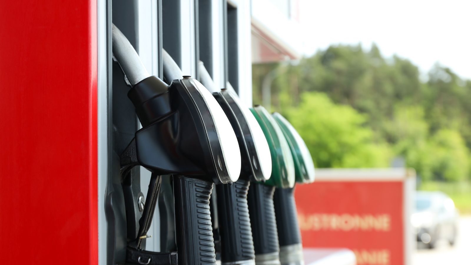 Ceny paliwa w Polsce wystrzeliły w górę. Tutaj zatankujesz najtaniej