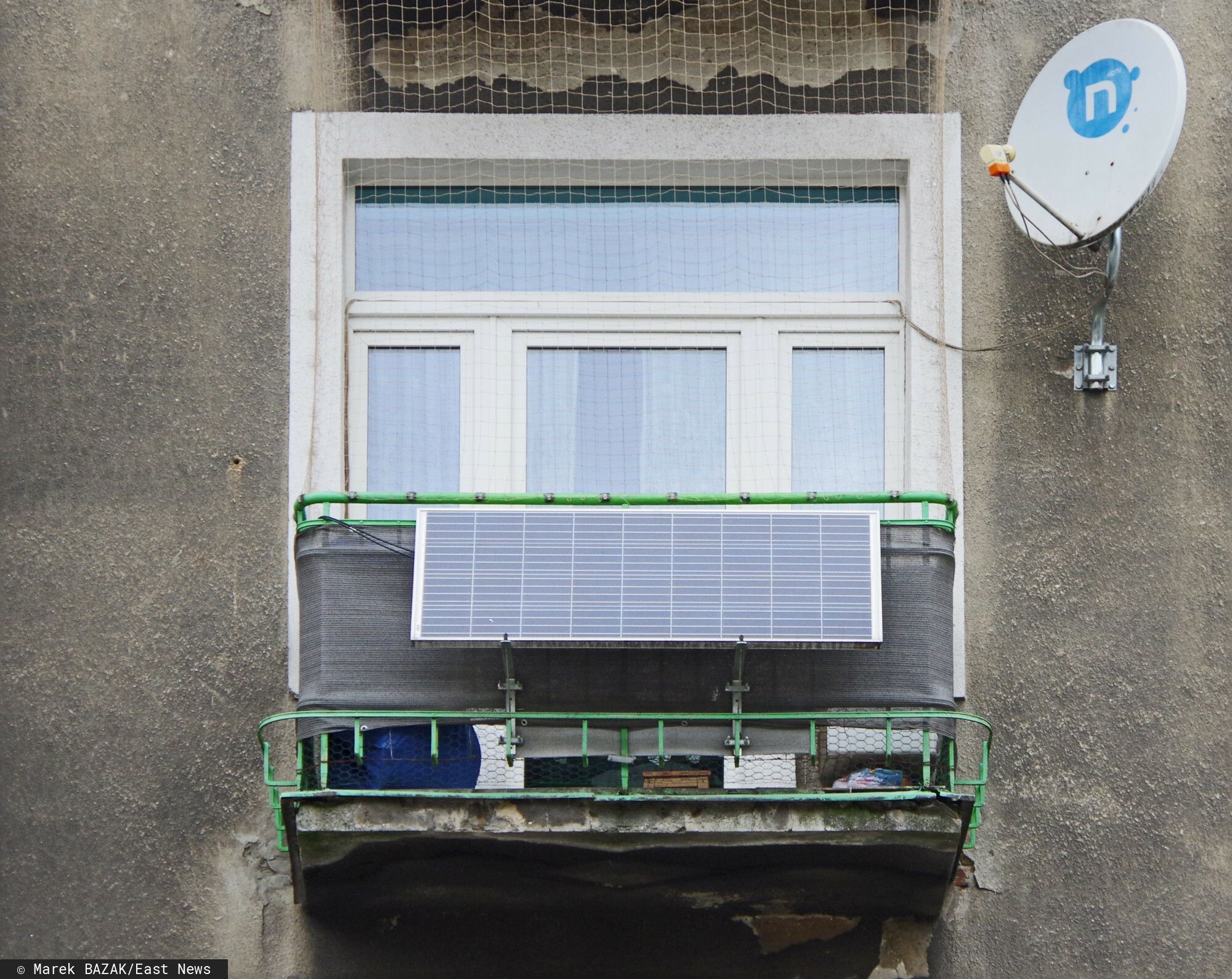 Zamontował to na balkonie i zaczęły się problemy. Spółdzielnia postawiła twardy warunek