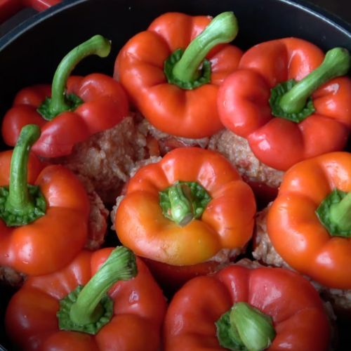 Zamiast gołąbków na obiad podam takie papryki. Starczą na cały weekend, farsz to mistrzostwo