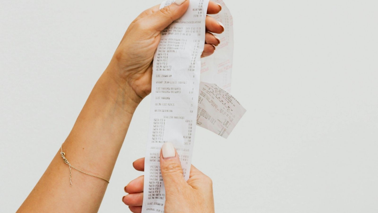 Podwyżki przed świętami uderzą Polaków po kieszeniach. Najgorzej jest z tymi dwoma produktami