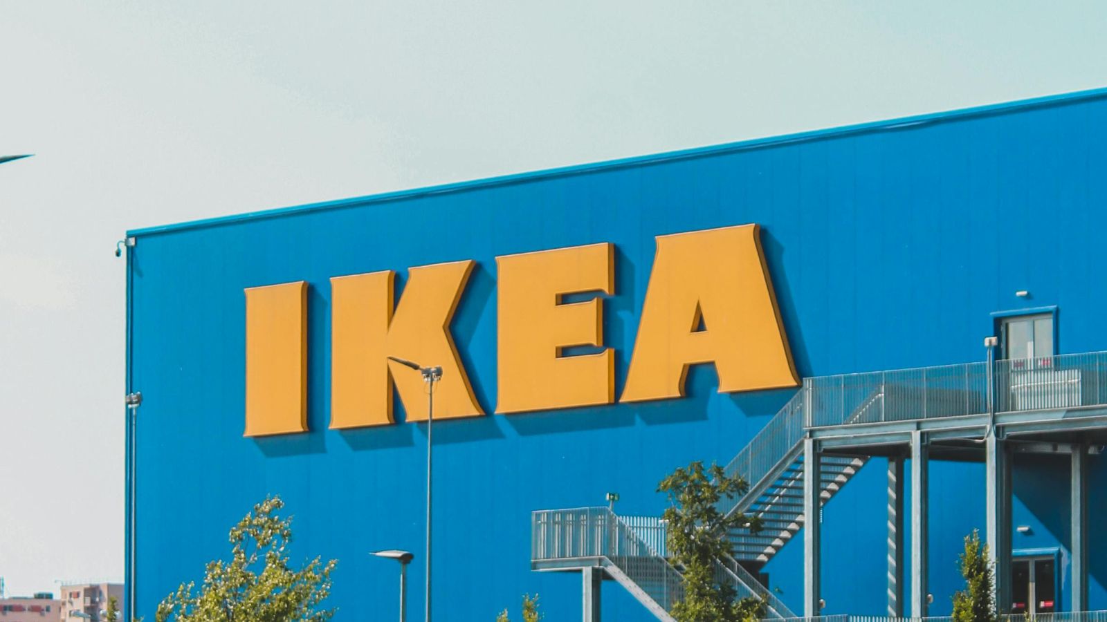 IKEA sprzymierza się z Carrefourem. Stawia na nowy format sklepu, który połączy dwa światy