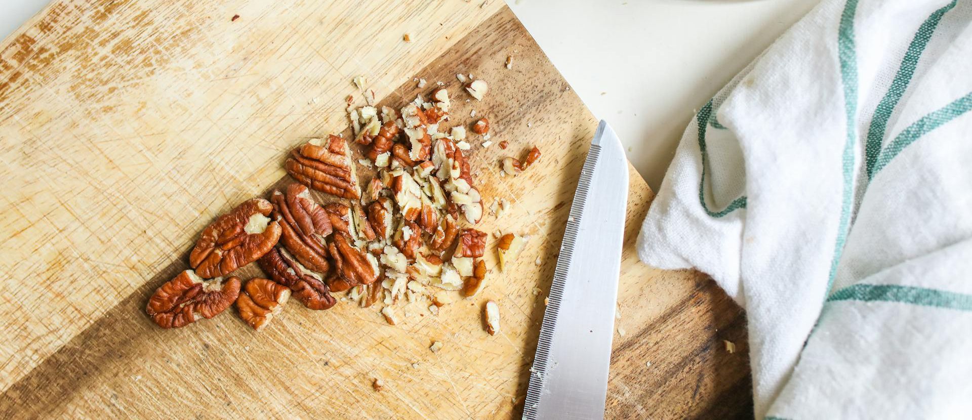 Znudzony smakiem tych samych orzechów co rok? Ten jeden zamiennik odmieni polskie świąteczne klasyki