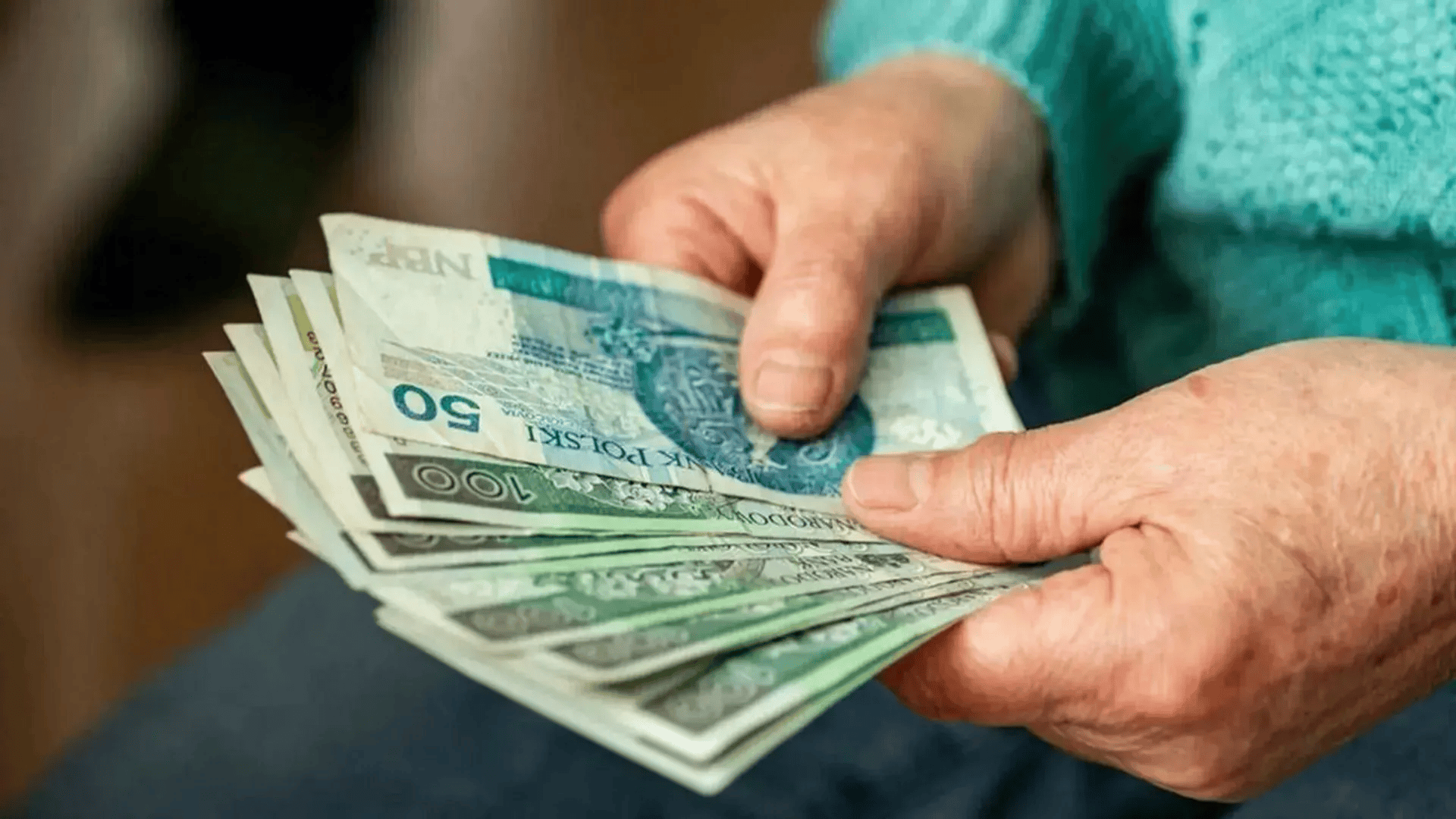 Seniorzy z nadzieją na 2026 r. Tyle mają wynieść 13. i 14. emerytury. Rząd szykuje wsparcie