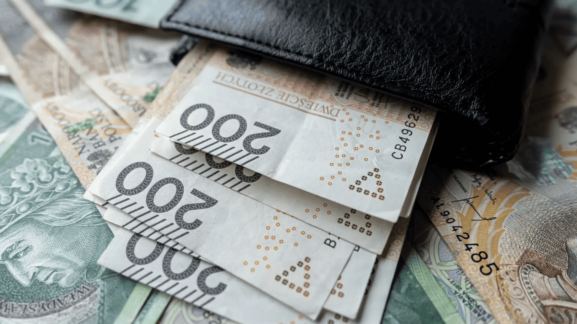 Najniższa waloryzacja emerytur od lat. Tyle naprawdę ZUS przeleje seniorom pieniędzy. Kwoty rozczarowują