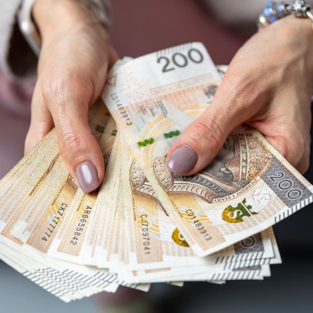 Mało znane świadczenie z MOPS. Pieniądze można dostać nawet przy wyższych dochodach