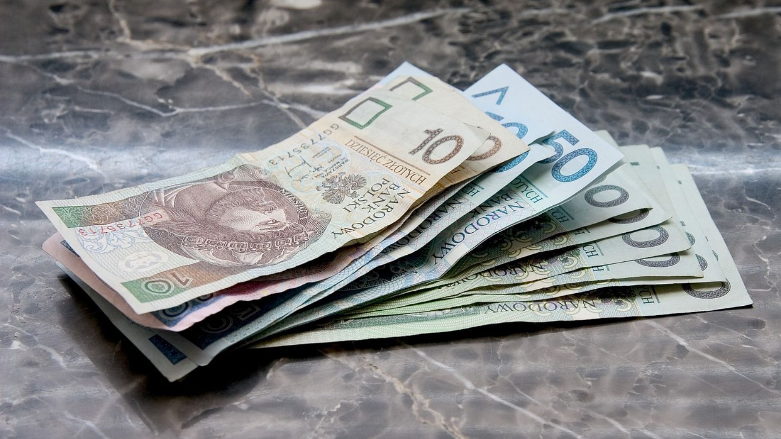 Tyle gotówki można trzymać w domu. Przepisy są jasne, Polacy muszą wiedzieć