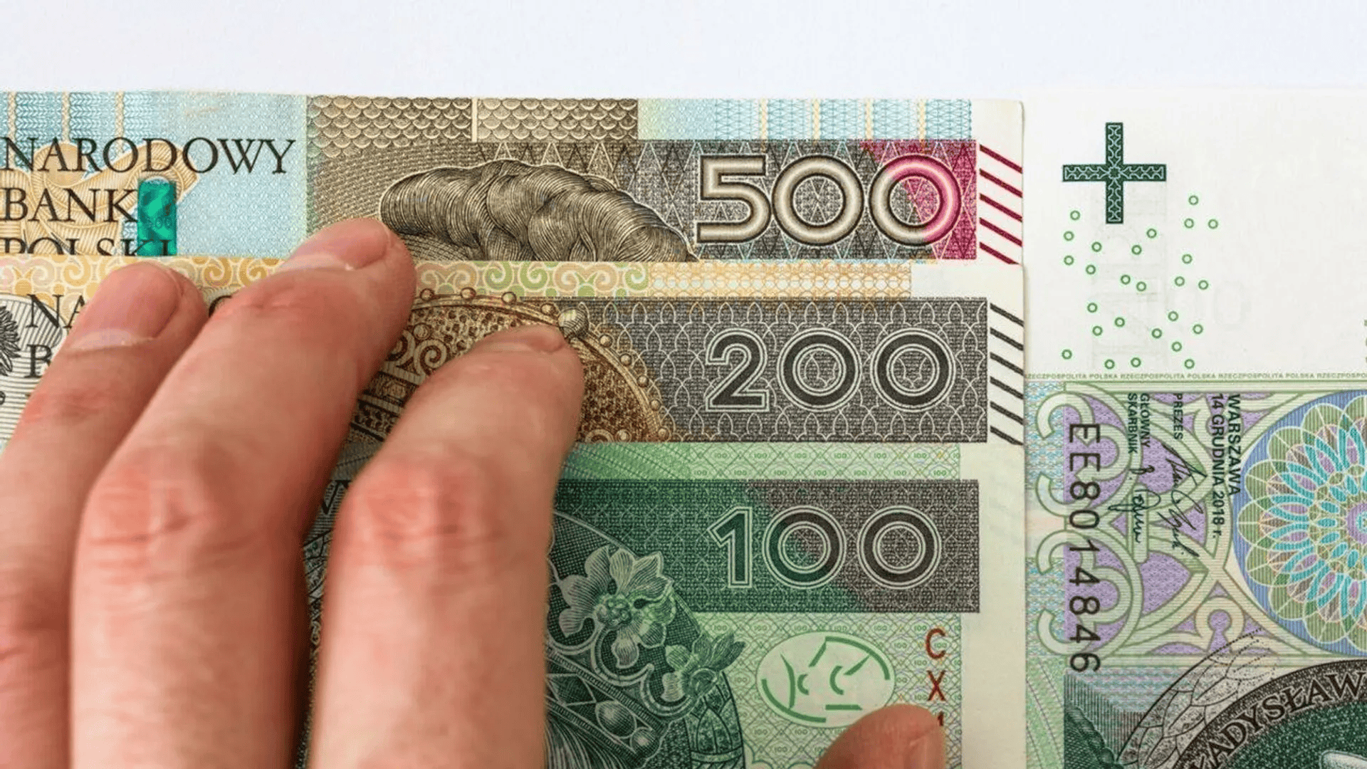 Karol Nawrocki chce obniżyć ceny prądu. Prezydent podpisał ustawę, tyle mogą zyskać Polacy