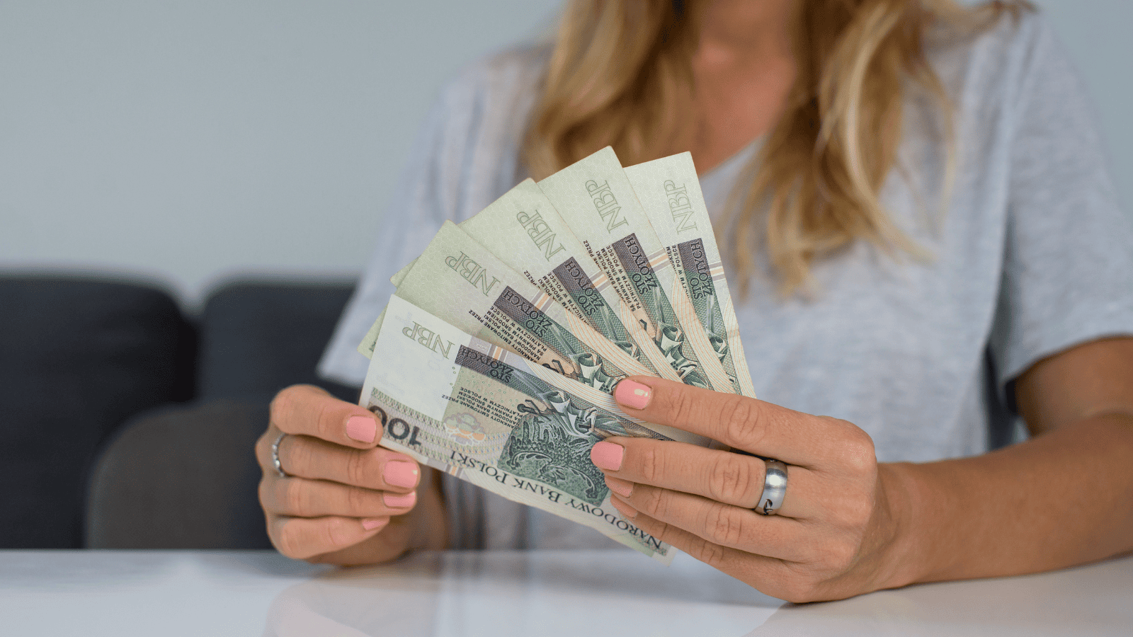 300+ na każde dziecko, dochód nie ma znaczenia. Wystarczy 1 wniosek do ZUS