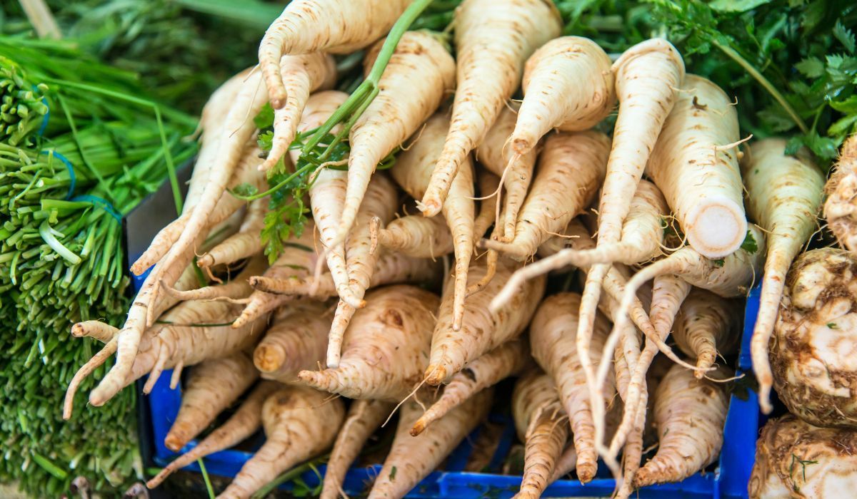 Tak oszukują na sprzedaży pietruszki. Nie daj się nabrać
